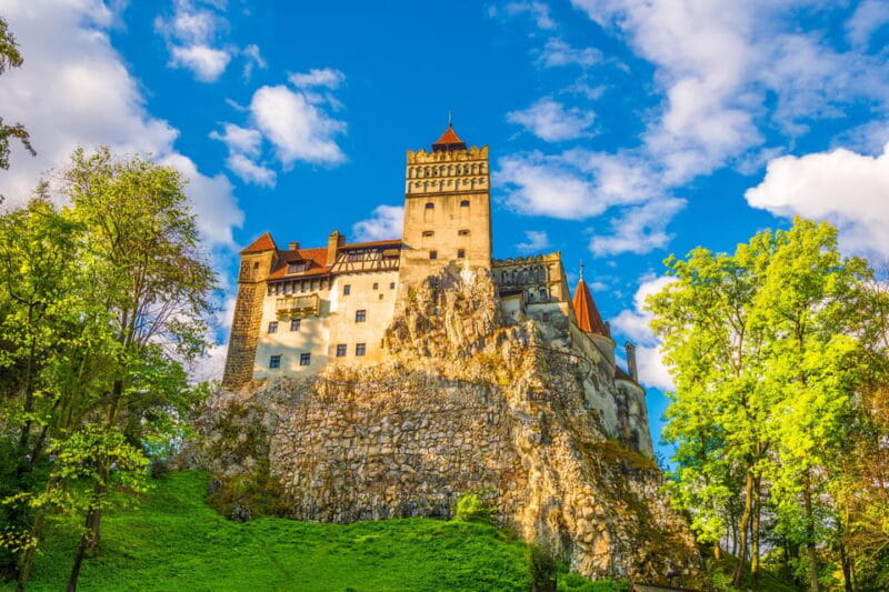 Bucharest: Peles & Dracula's Castle and Brasov Full-Day Trip - The Charm of Brasov’s Old Town