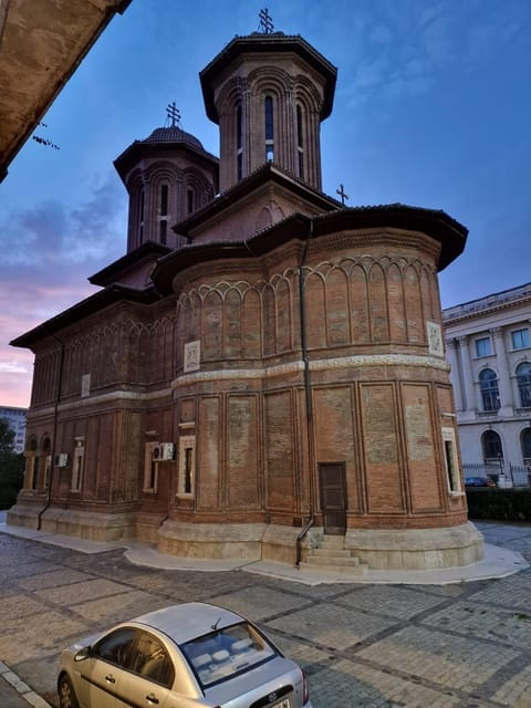 Bucharest: private and exclusive Italian walking tour - FAQs