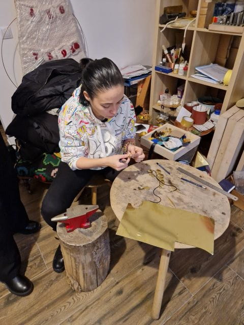 Bucharest: Real Roma Community - Crafting Workshop - Crafting Experience