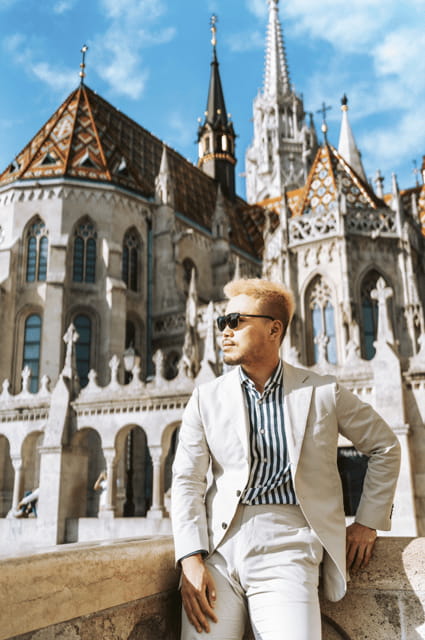 Buda Castle: Private photoshoot with a local guide - Who Should Consider This Experience?