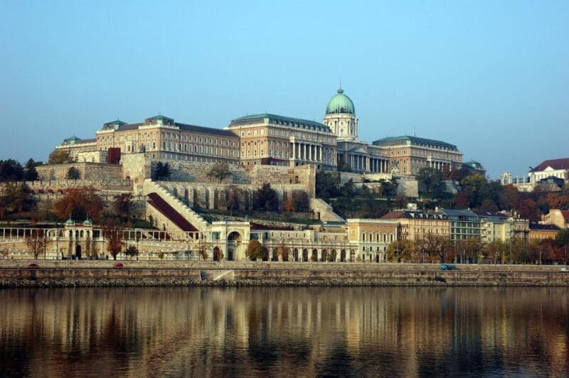 Budapest: 2 Hour City Highlights Tour with Local - Price and Value