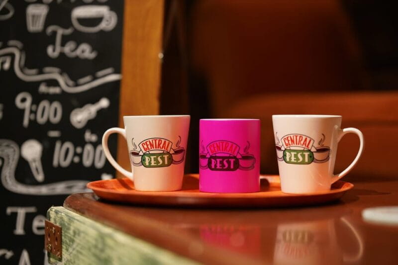 Budapest: 90s Sitcom Escape Room Adventure with Drinks - Who Will Love This Experience?