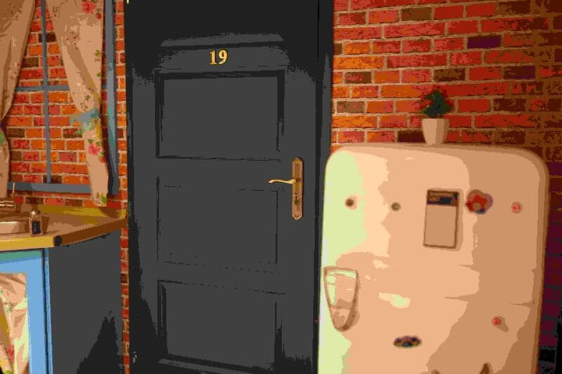 Budapest: 90s Sitcom Escape Room Adventure with Drinks - Frequently Asked Questions