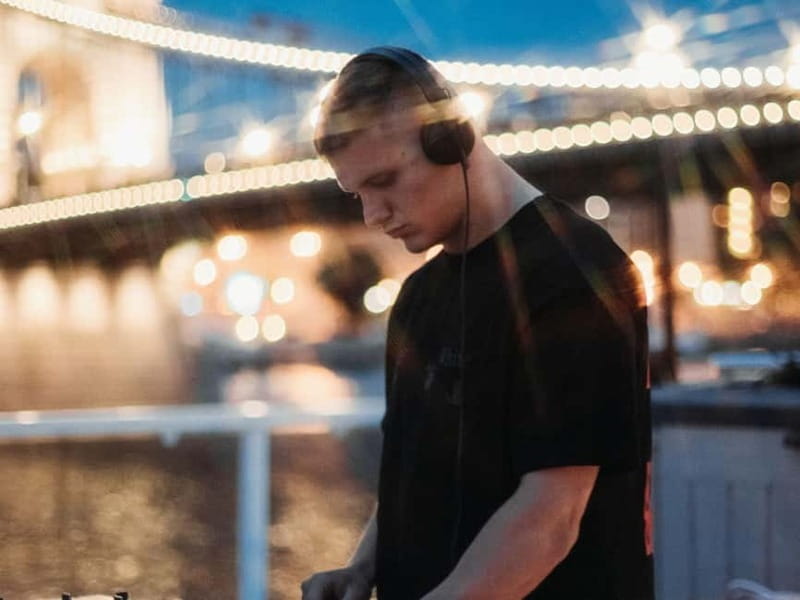 Budapest: BBQ Dinner Cruise w/ Live Music & Unlimited Drinks - Key Points / Takeaways