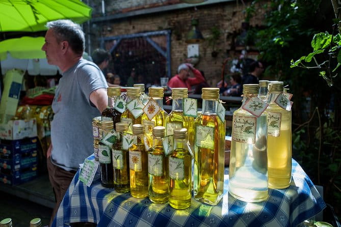 Budapest: Book A Local Host - Price and Value Analysis