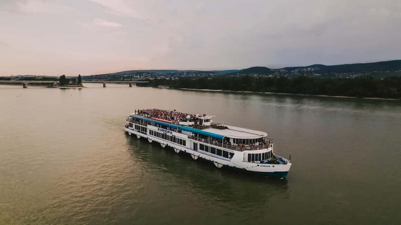 Budapest: Cruisin' Boat Party Tour with Electronic Music - Key points / Takeaways