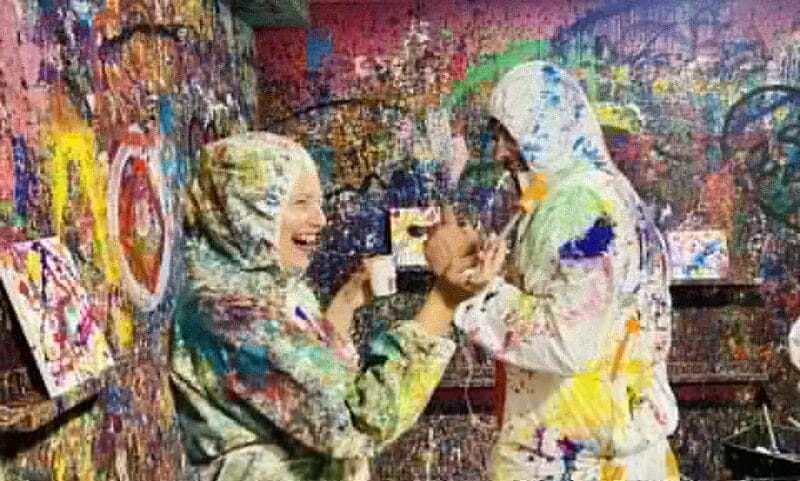 Budapest: Fröcsköl Splashing Room Entry Ticket - Entering the Colorful Basement of Creativity