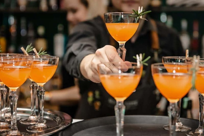 Budapest: Glamour of the Old Town with Dinner and Live Music - Key points / Takeaways