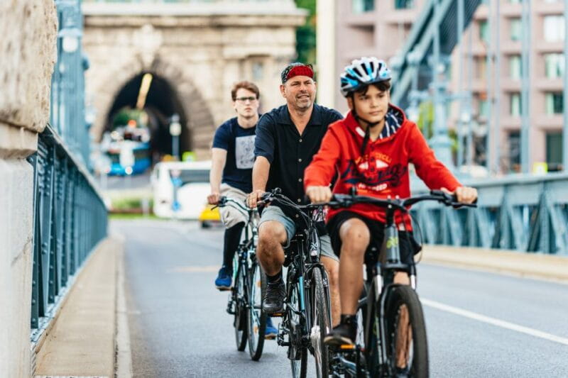 Budapest: Grand Sightseeing Bike Tour - Price and Logistics: Good Value for a Full Day of Sightseeing