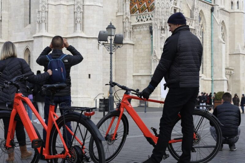Budapest: Guided Downtown Electric Bike Tour - Key points / Takeaways