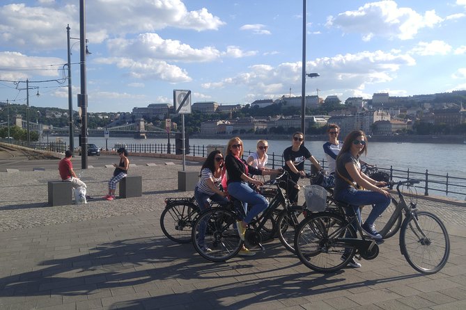 Budapest Highlights Bike Tour - Meeting and Pickup