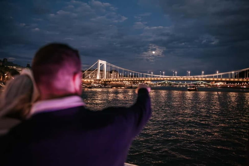 Budapest: Lotus Cruise with Unlimited Aperol and Prosecco - The Bonus: Pixim Immersive Space