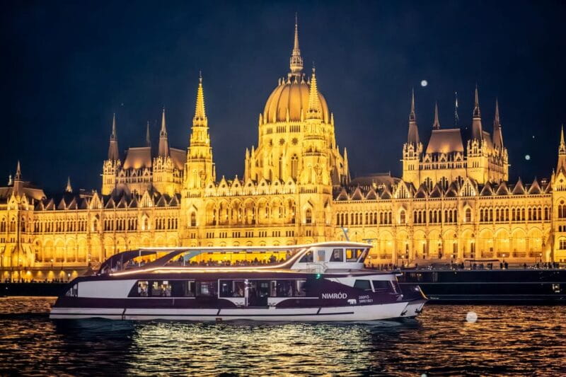 Budapest: Pizza Cruise - Exploring the Itinerary: What to Expect on the Danube