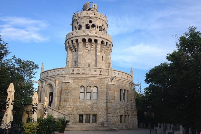 Budapest: Private Adventure Sightseeing Bicycle Tour - Key Points / Takeaways