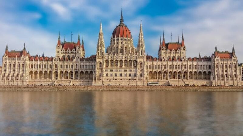 Budapest: Private Half Day Sightseeing Ride with Local - Key Points / Takeaways