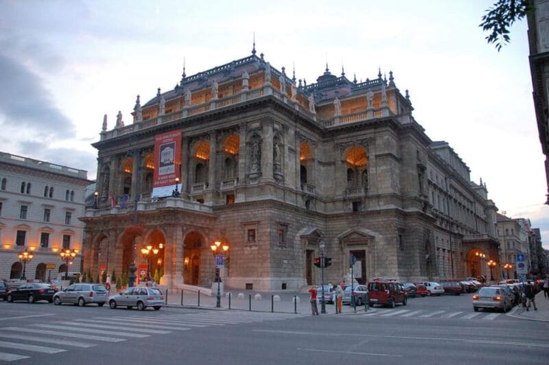 Budapest: Private Night Tour with a Local - Key Points and Takeaways