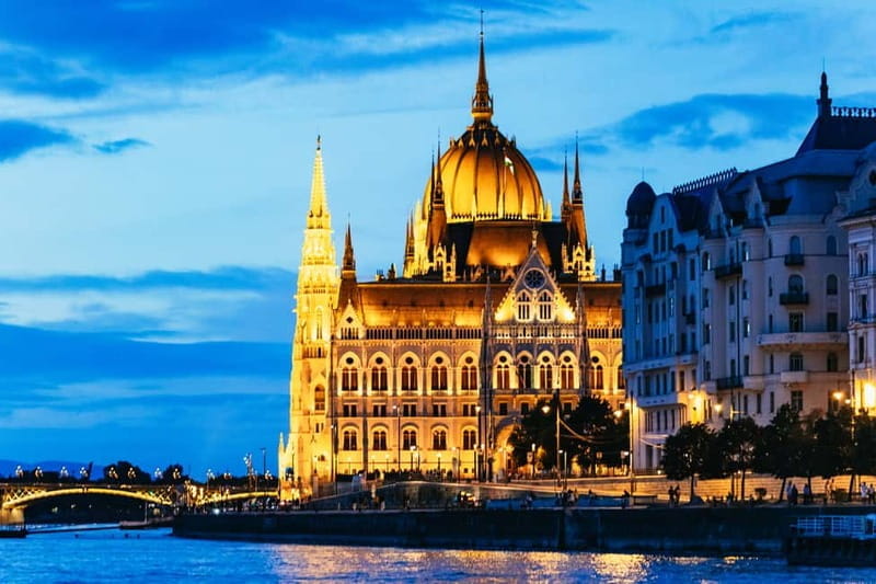 Budapest: Prosecco Dinner Cruise with Live Music - Key Points & Takeaways