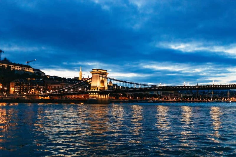 Budapest: Prosecco Dinner Cruise with Live Music - FAQs