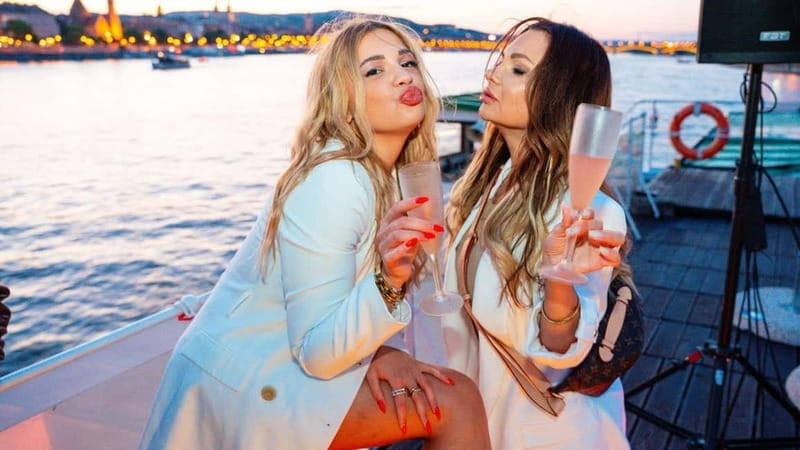 Budapest: Sip & Sail Danube Cruise with Prosecco Cocktails - Key Points / Takeaways