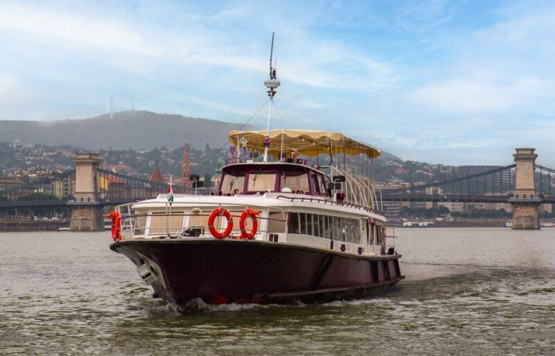 Budapest: Skyline Sightseeing Cruise with Parliament View - A Look at the Budapest Skyline from the Water