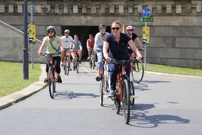 Budapest: Small Group Historic Downtown Bicycle Tour - Experiencing Heroes Square