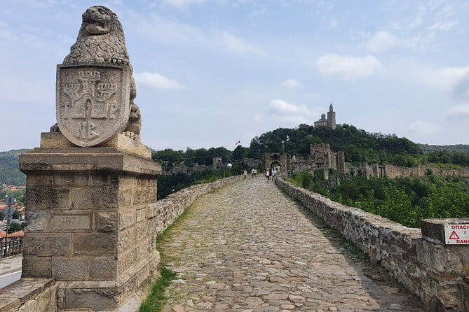 Bulgaria Day Trip: Basarabovo Monastery, Tsarevets & Arbanasi - FAQ