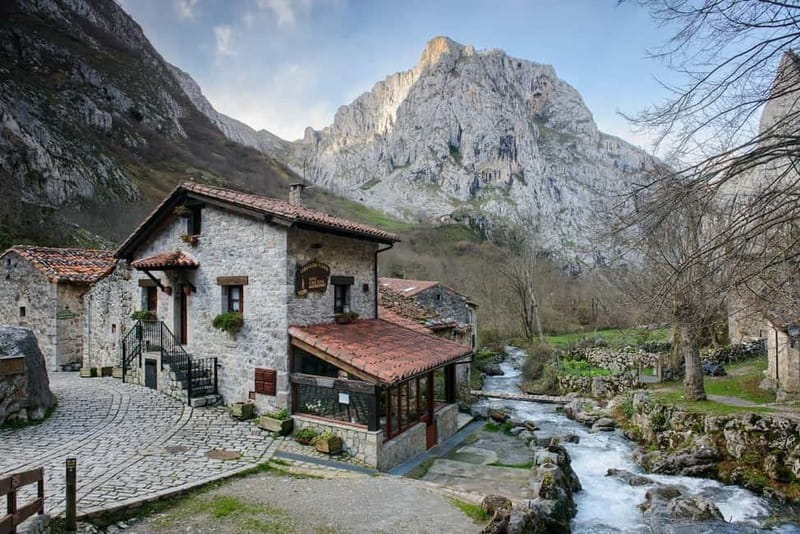 Bulnes: Excursion with funicular and Cabrales cheese cave in Picos de Europa. - Key Points / Takeaways