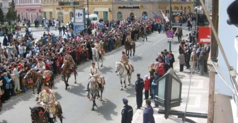 BV01 - City Tour Brasov in English: Secrets of Kronstadt - Exploring the Landmarks: From Churches to Narrow Streets