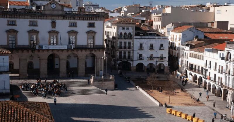 Cáceres: City Highlights Walking Tour with Local Guide - Price and Logistics