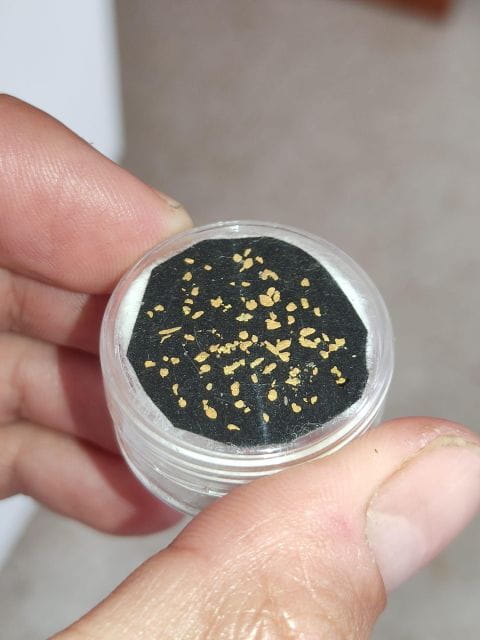 Cáceres: Gold Searching and Panning With an Expert Guide - Included Equipment and Materials