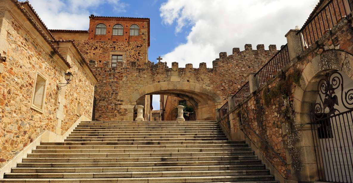 Cáceres: Guided City Highlights Walking Tour - Key Points