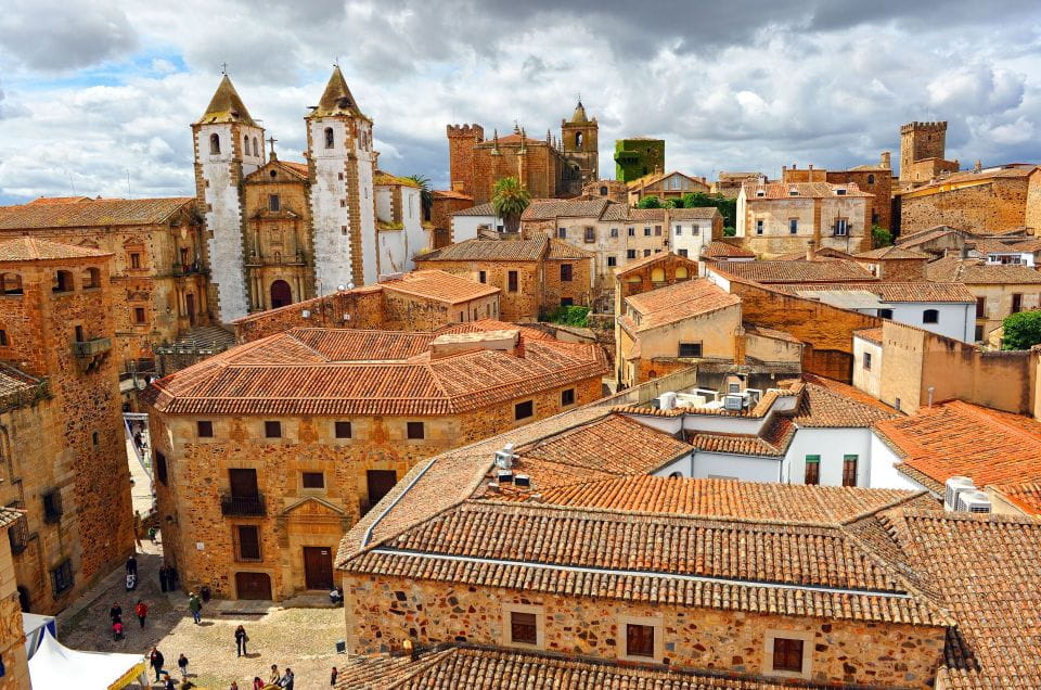 Cáceres: Guided City Highlights Walking Tour - Itinerary Breakdown