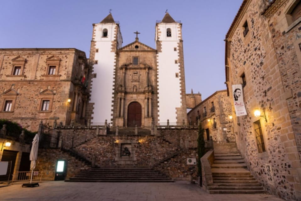 Cáceres: Guided Tour + Entrance to Monuments + Tasting - Tasting Experience