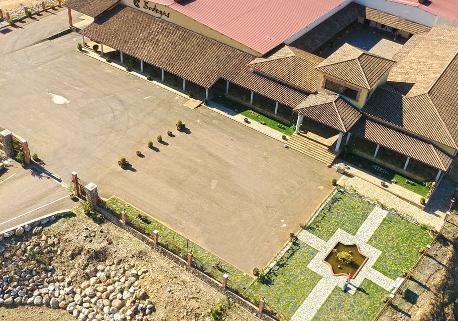 Cáceres: Winery Tour and Wine Tasting With Local Guide - Local Attractions