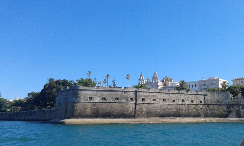 Cadiz: Bay of Cadiz Catamaran Tour With Host - Key Points