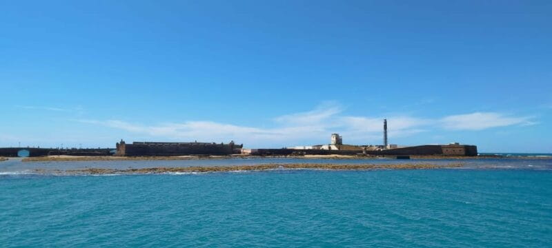 Cadiz capital:Catamarán Experience paseo con baño y almuerzo - FAQ