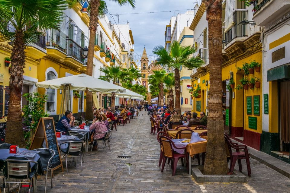 Cadiz: Mysteries and Crimes Walking Tour With Souvenir - Things To Know