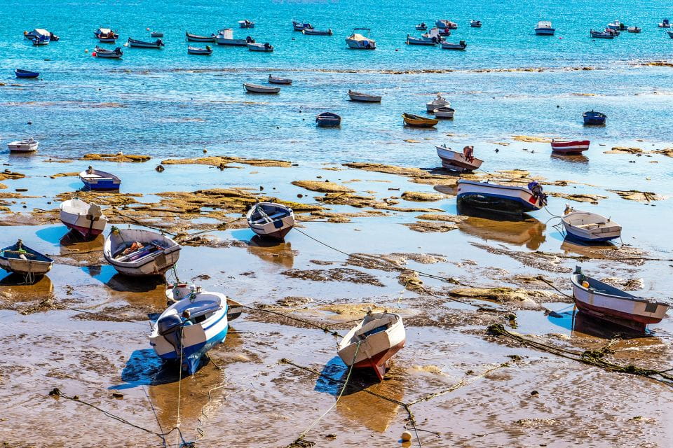 Cádiz: Mysteries and Legends Walking Tour With Souvenir - Booking and Cancellation Policy