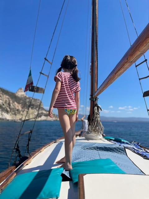 Cagliari: Classic Boat tour along the gulf with tasting. - Who Should Take This Tour?