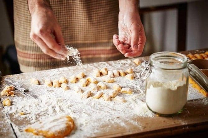 Cagliari Private Shore Excursion: Traditional Cooking Class with Lunch - Key Points / Takeaways