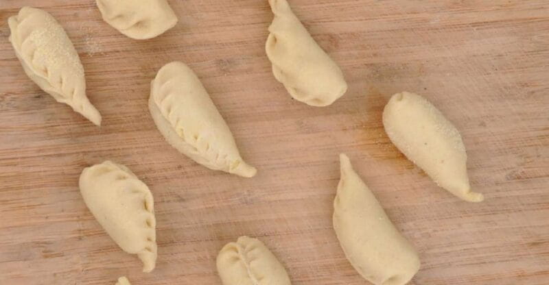 Cagliari: Sardinian Cooking Class with Meal and Drinks - Authentic Sardinian Cooking in Cagliari: A Flavorful Journey