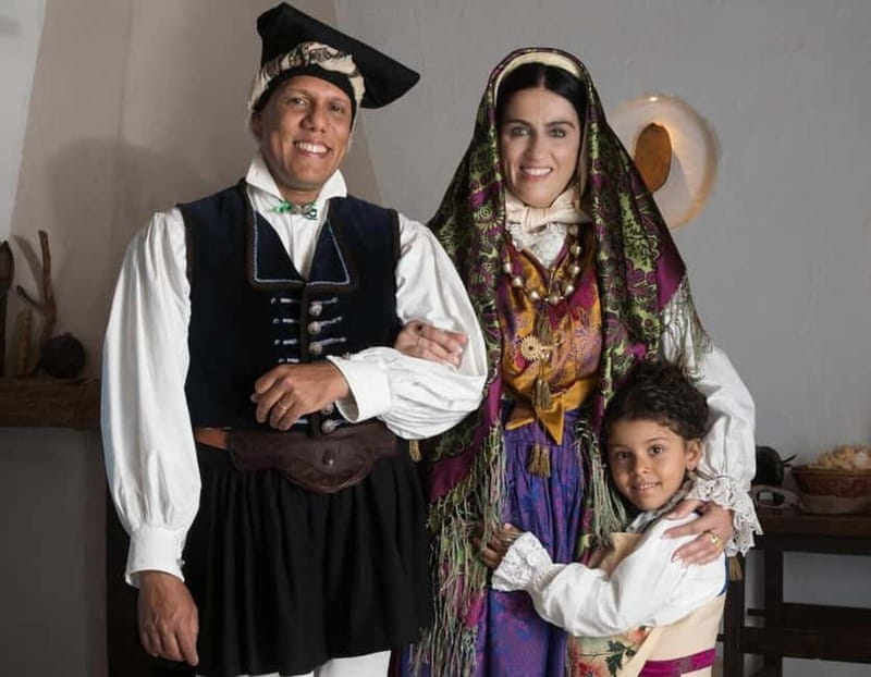 Cagliari: Traditional Dress and Filigree Jewelry Experience - FAQ