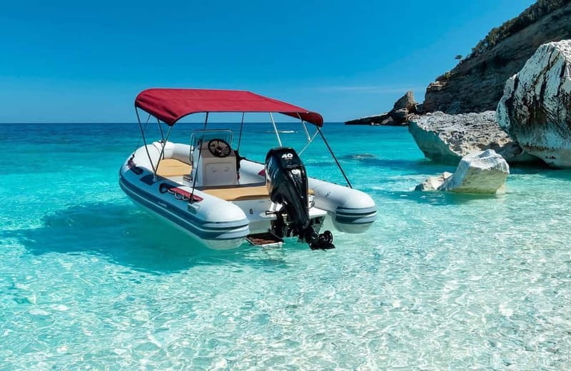 Cala Gonone: 6-Metre Dinghy Rental (without boat licence) - The Case for a Self-Driven Day in Cala Gonone