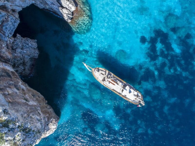 Cala Gonone: Gulf of Orosei Tour with a Vintage Sailing boat - Who Would Love This Experience?