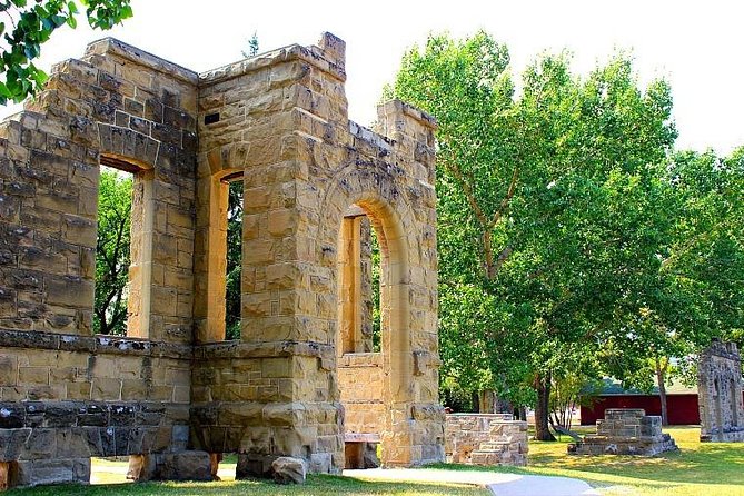 Calgary YYC Airport to Downtown Calgary Hotels - Private Transfer Convenience