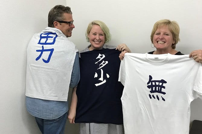Calligraphy and Make Your Own Kanji T-Shirt in Kyoto - Key Points