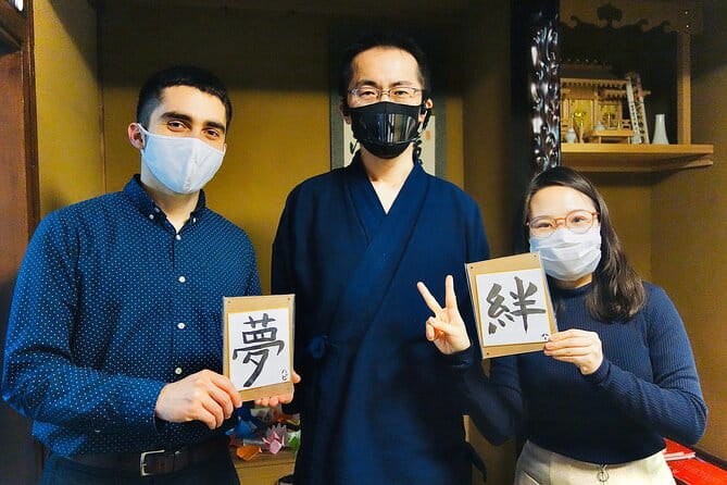 Calligraphy Experience, Sword-drawing and Calligraphy Performance - Mastering the Sword-drawing Technique