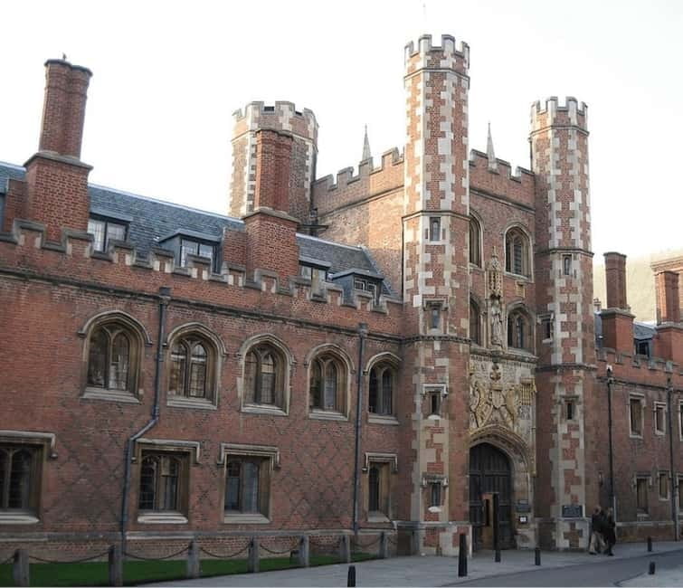 Cambridge Walking Tour - Visiting the Cambridge Market and Local Eateries