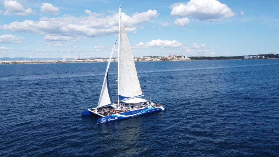 Cambrils: Costa Dorada Catamaran Day Cruise With BBQ Lunch - Facilities and Comfort