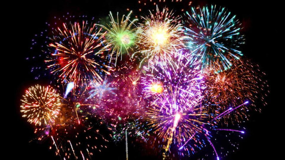 Cambrils: Evening Cruise With Fireworks Display and Drinks - Things To Know